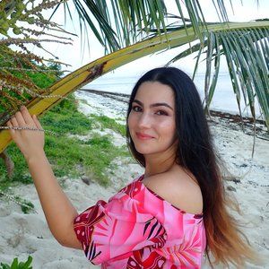 Meet your Posher, Olivia